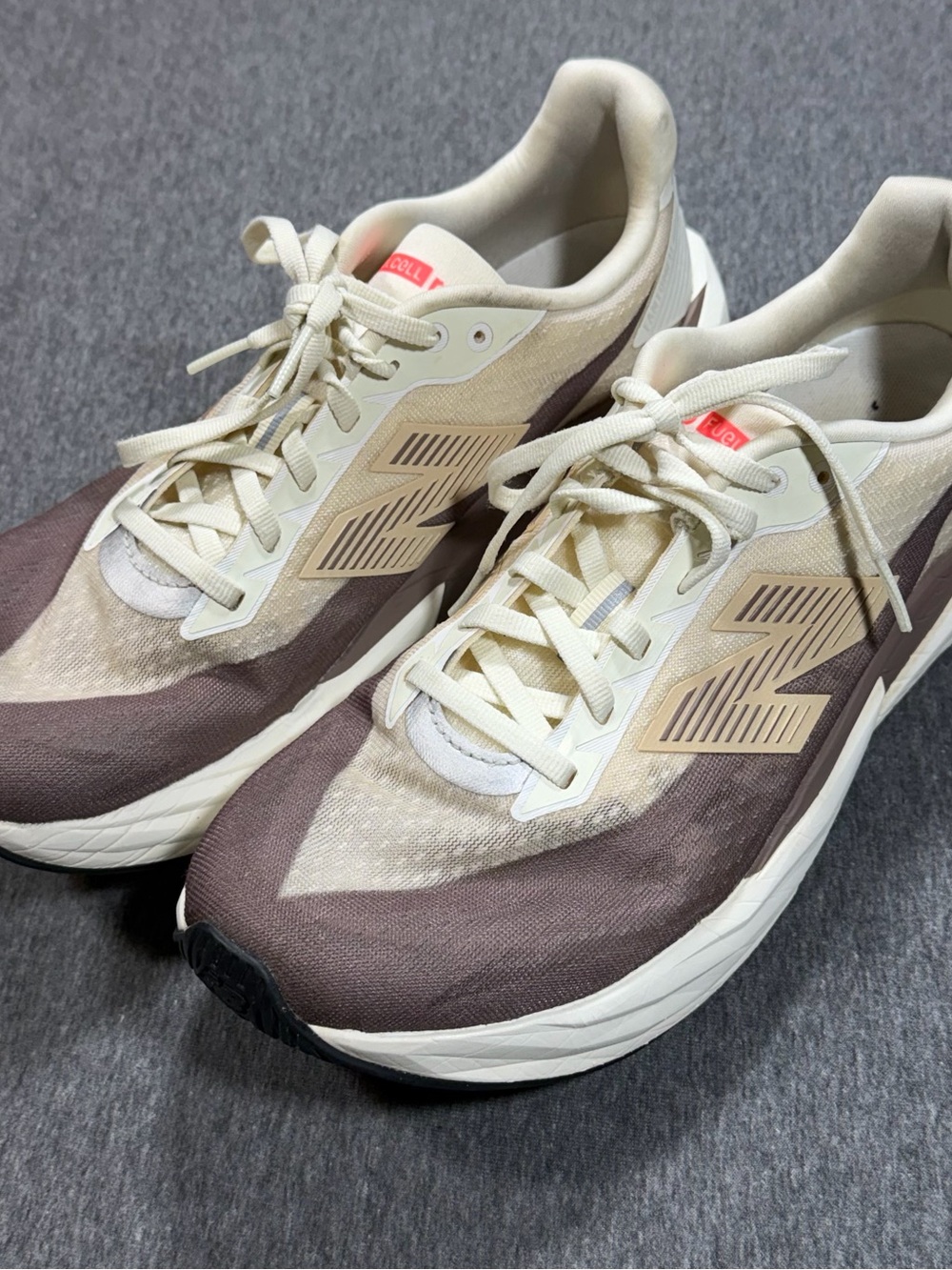 New Balance FuelCell Rebel v5 Angora Earth Shadow Running Womens 10.5 Athletic